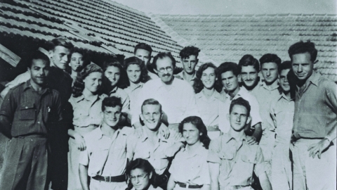 מנחם בגין, מפקד האצל, במחנה האצל בכפר יונה.jpg