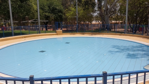 בריכה2.jpg